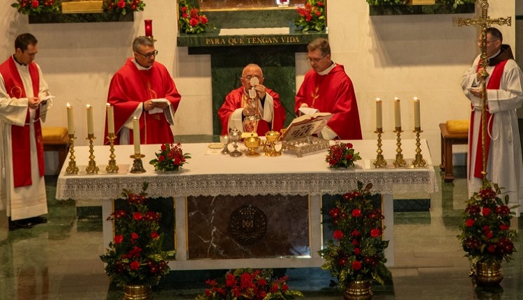 El auxiliar presidió el sacramento de la Confirmación en Valdemoro