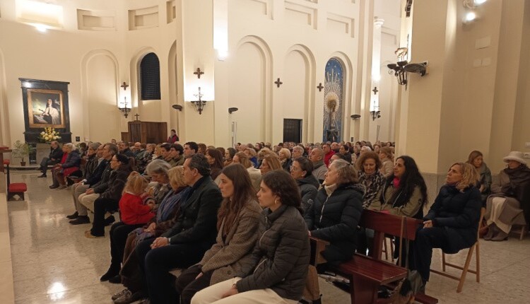 Los fieles abarrotaron la iglesia del convento