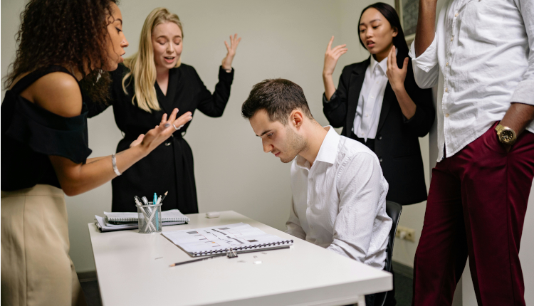 Mensaje del obispo en cope