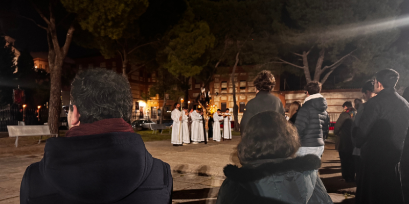Los jóvenes de la diócesis de Getafe celebran un Vía Crucis en el marco de una nueva OCEO
